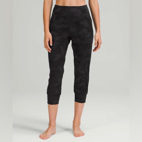 Lululemon Align Jogger Crop - Picture 6 of 8